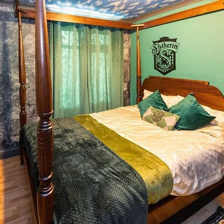 Hogwarts Hideaway Themed Property 왓퍼드 외부 사진