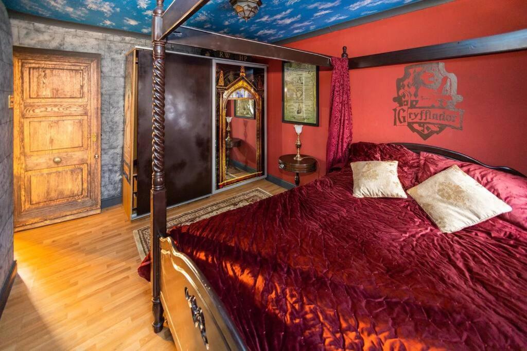 Hogwarts Hideaway Themed Property 왓퍼드 외부 사진